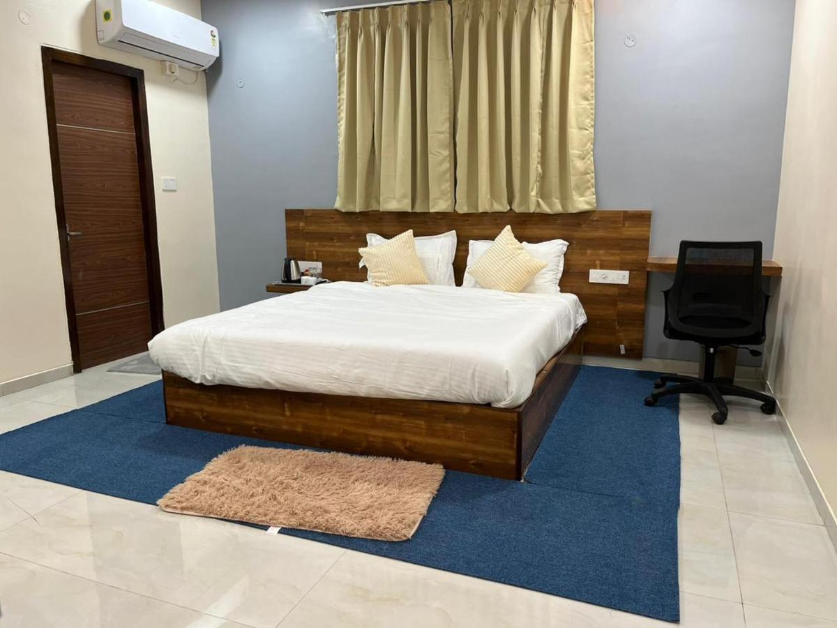 Beach Town Hotel Visakhapatnam Eksteriør bilde