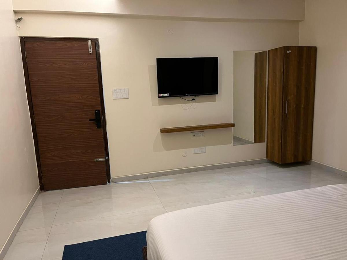 Beach Town Hotel Visakhapatnam Eksteriør bilde