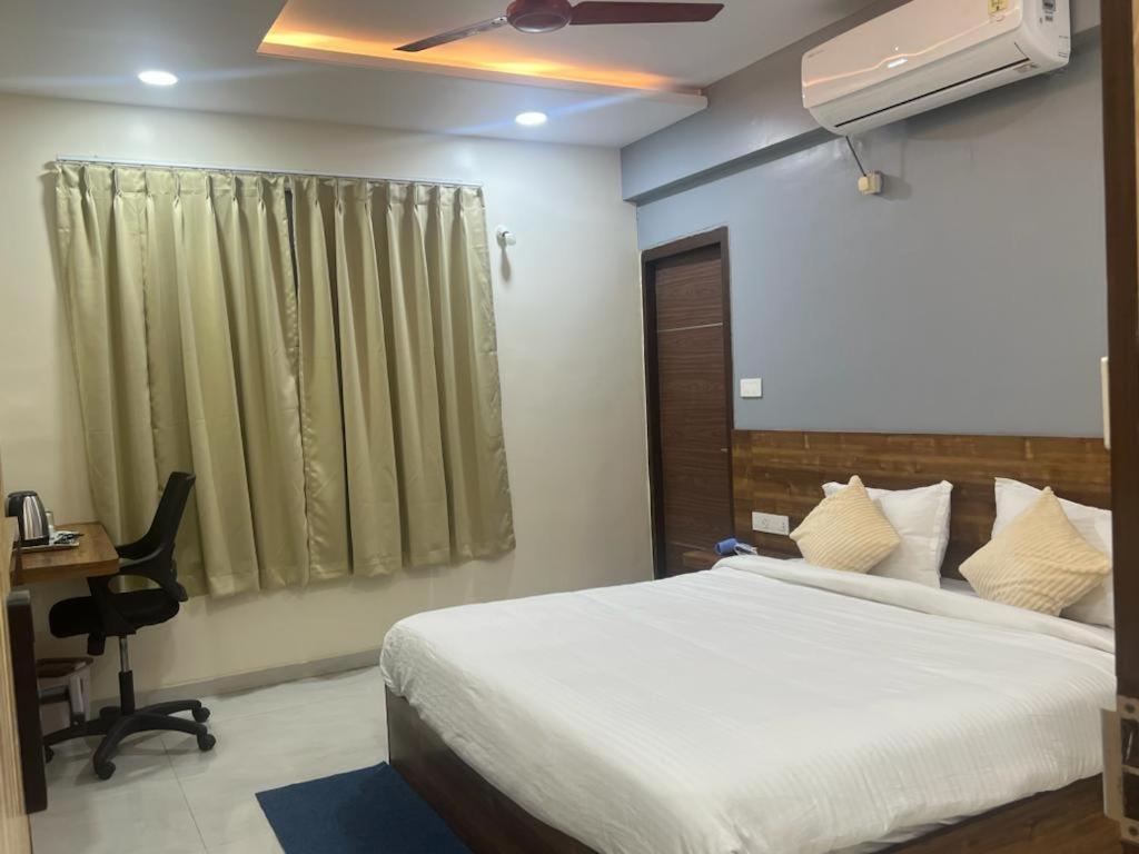 Beach Town Hotel Visakhapatnam Eksteriør bilde