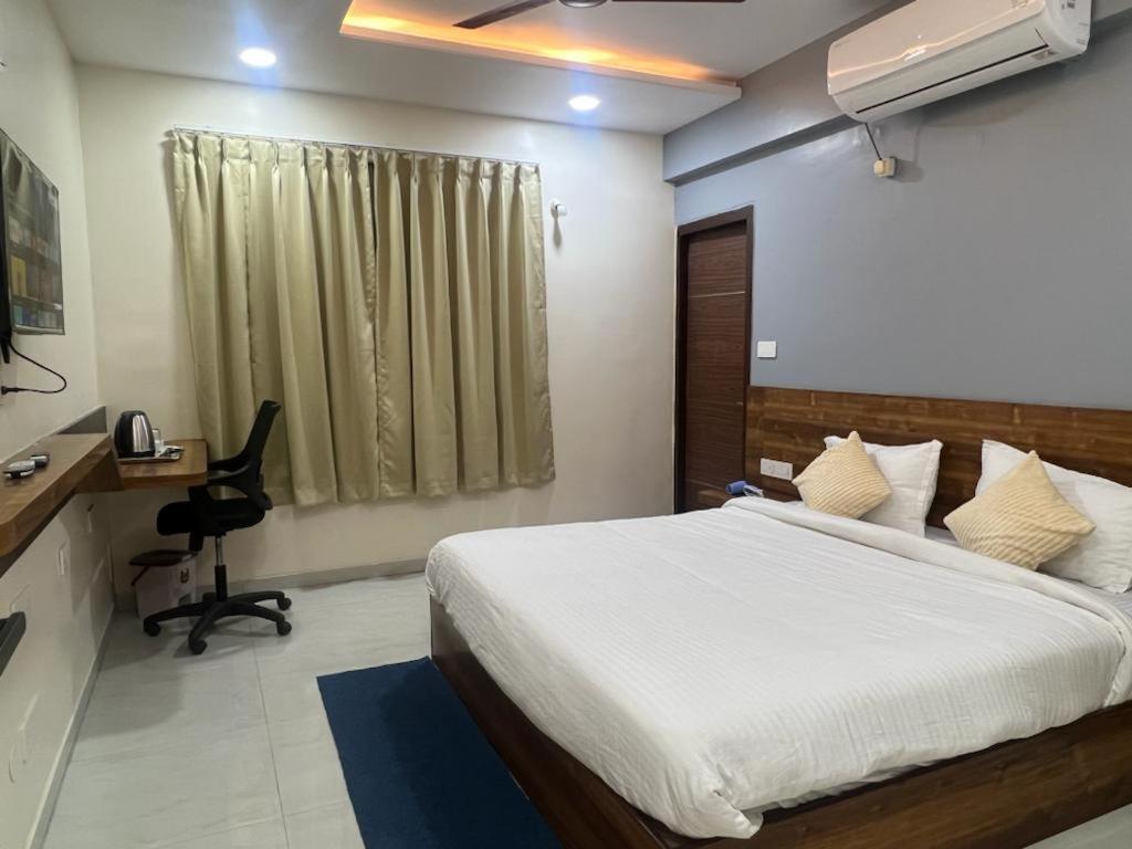 Beach Town Hotel Visakhapatnam Eksteriør bilde